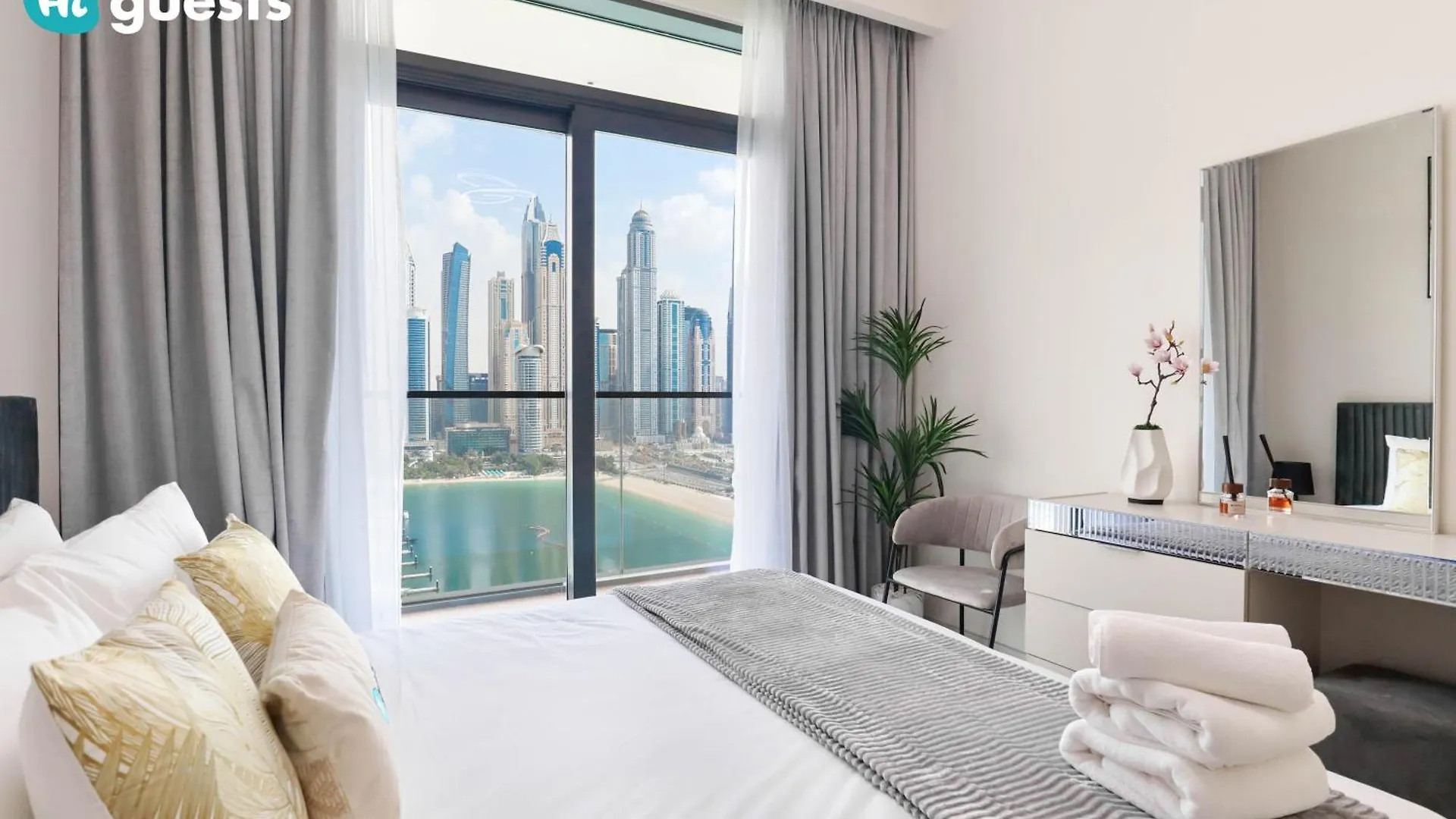Higuests - Marina Retreat, Luxurious 3Br Steps From The Beach Dubai Apartment