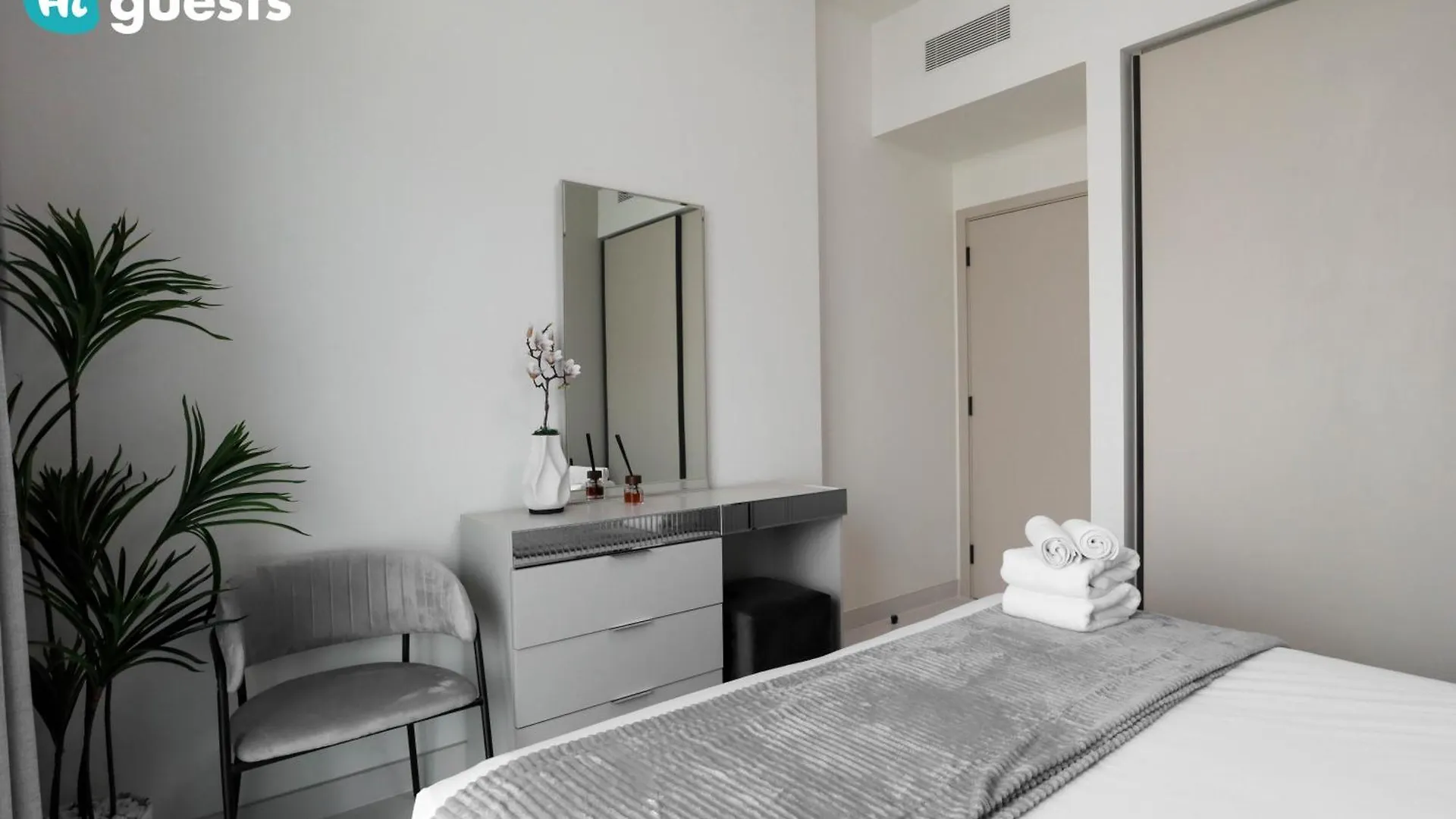 Apartment Higuests - Marina Retreat, Luxurious 3Br Steps From The Beach Dubai