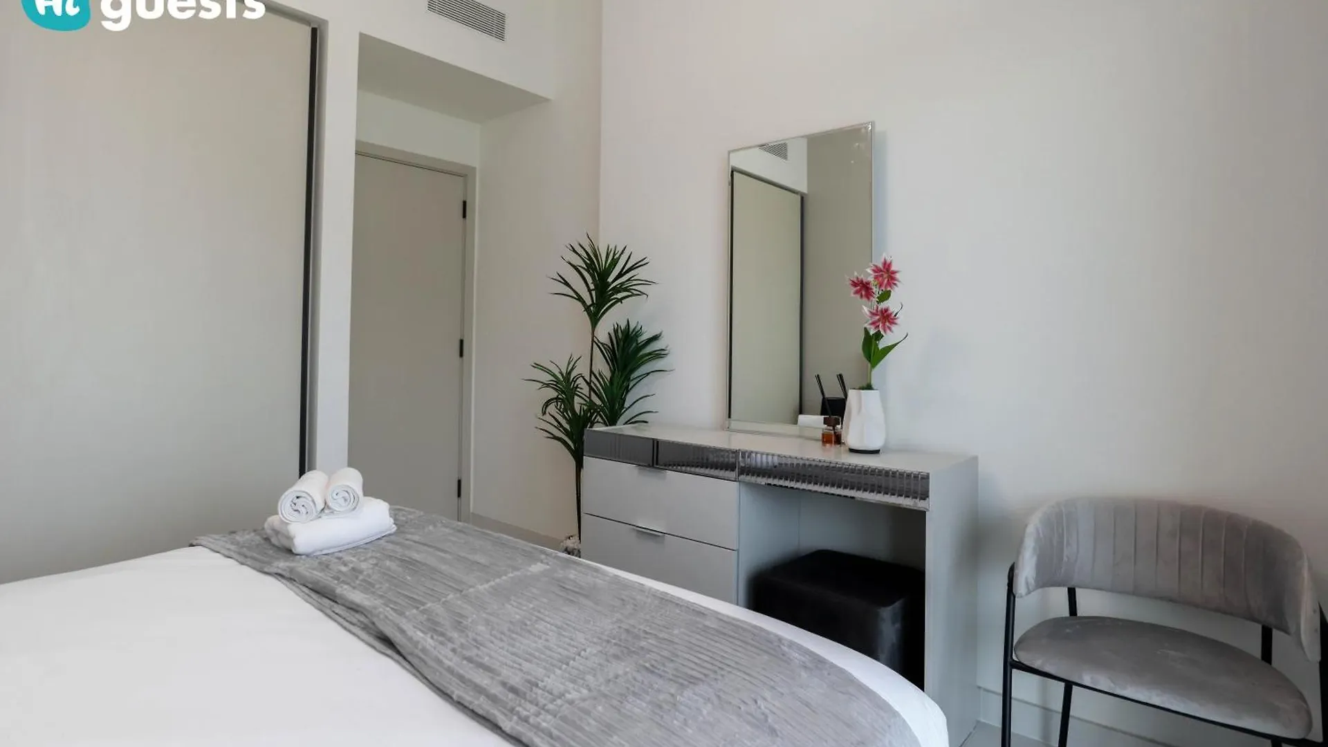 Higuests - Marina Retreat, Luxurious 3Br Steps From The Beach Dubai 0*,  United Arab Emirates